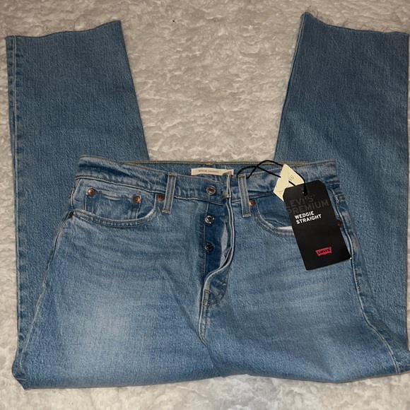 Levi’s wedgie straight jeans - Picture 2 of 16